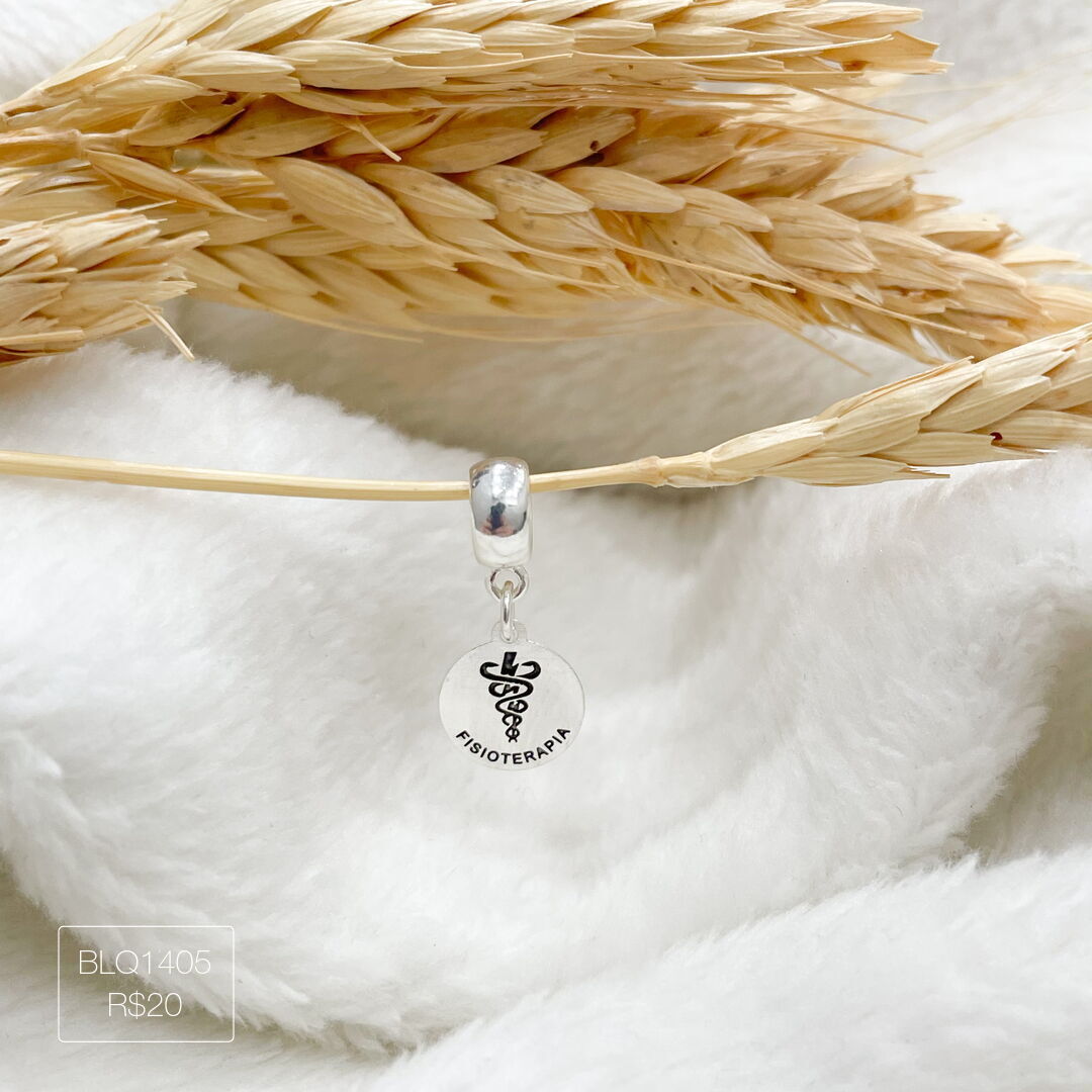 Berloque Fisioterapia Pendurado Esmaltado Prateado